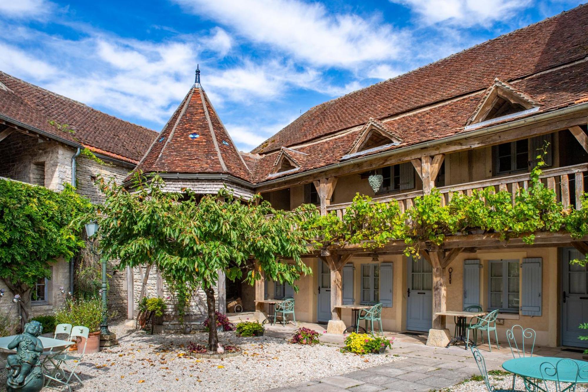 Hôtel De La Beursaudiere Nitry Exterior foto